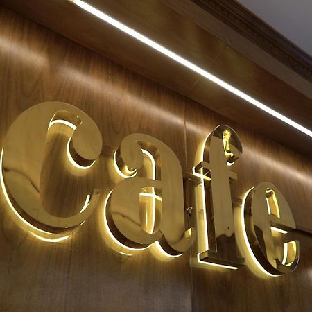 Violet Rose Aprit Hotel เจดดาห์ ภายนอก รูปภาพ