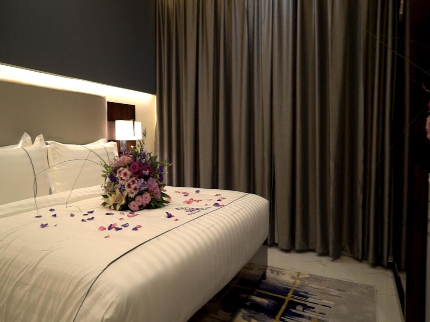 Violet Rose Aprit Hotel เจดดาห์ ภายนอก รูปภาพ