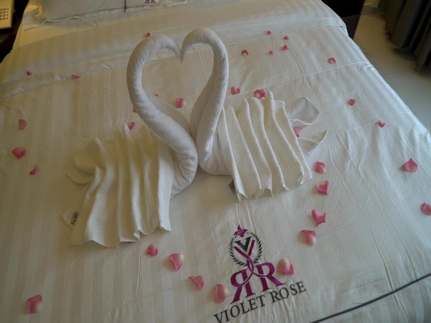 Violet Rose Aprit Hotel เจดดาห์ ภายนอก รูปภาพ