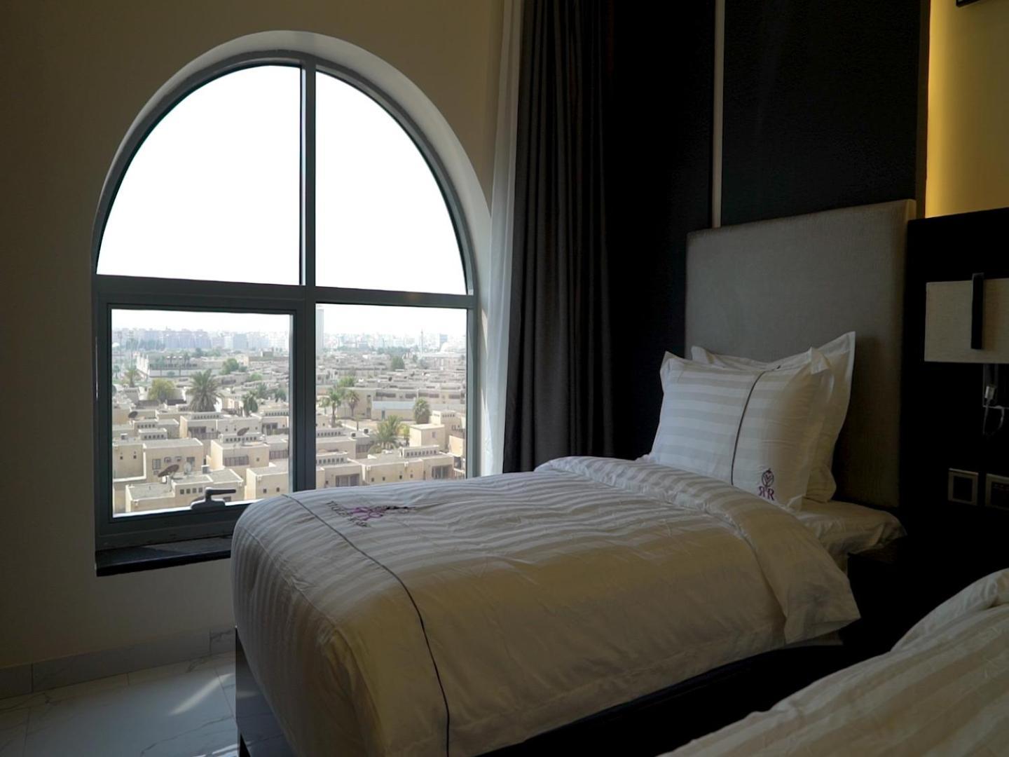 Violet Rose Aprit Hotel เจดดาห์ ภายนอก รูปภาพ