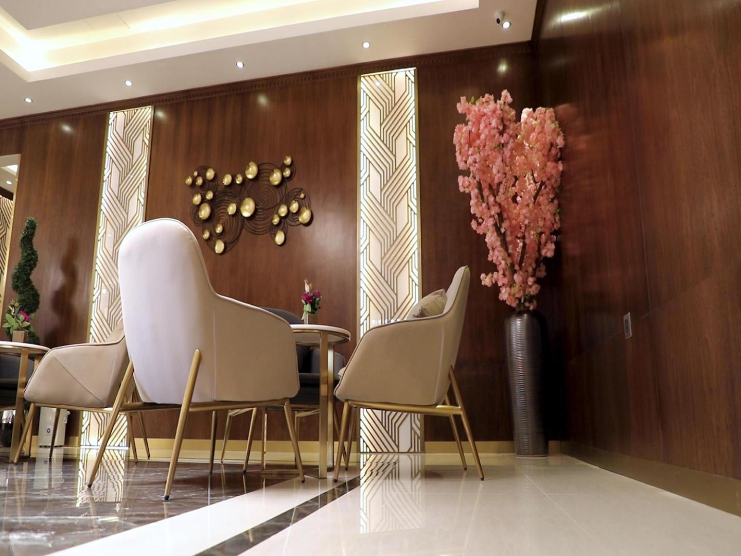 Violet Rose Aprit Hotel เจดดาห์ ภายนอก รูปภาพ