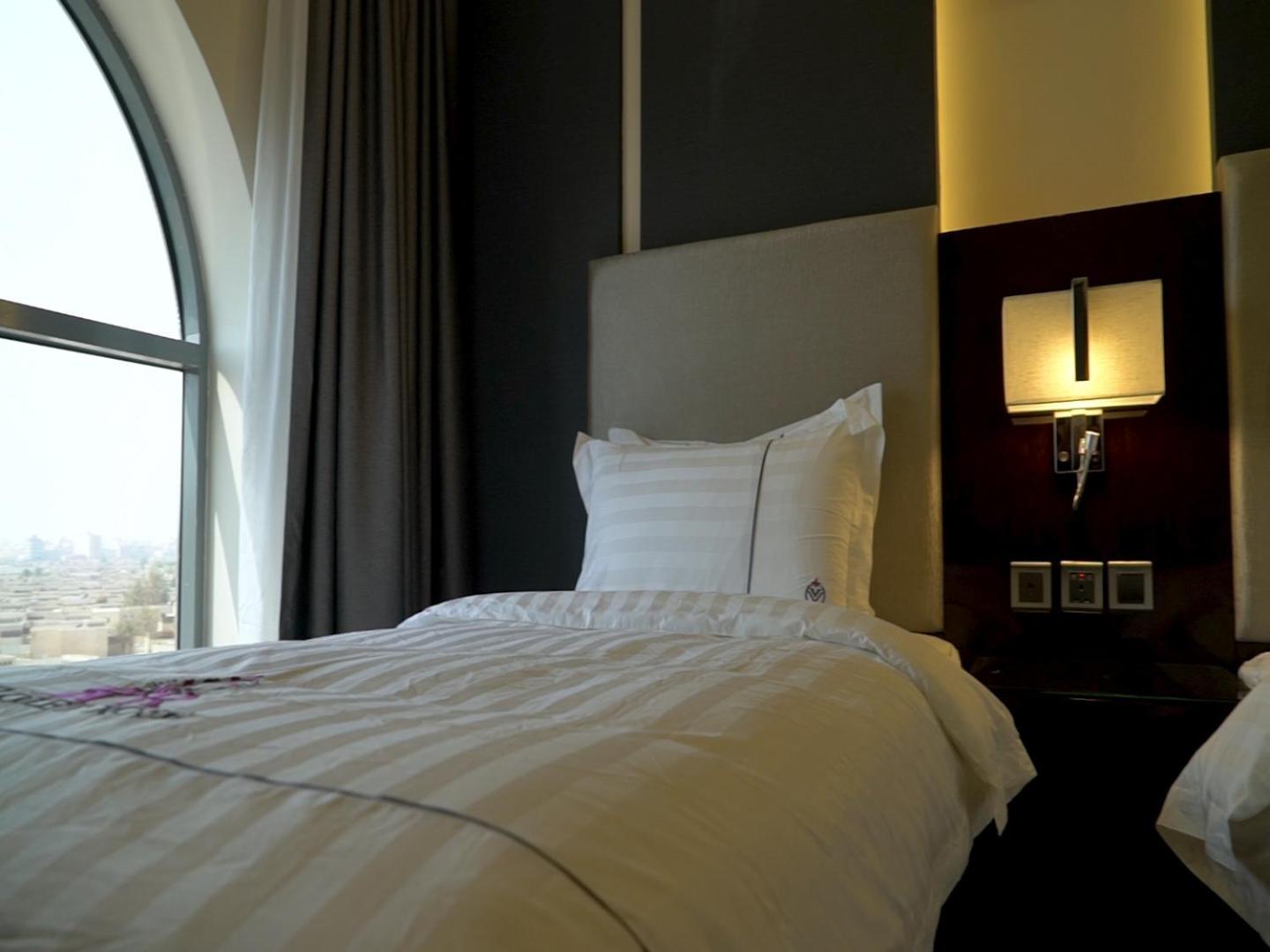 Violet Rose Aprit Hotel เจดดาห์ ภายนอก รูปภาพ